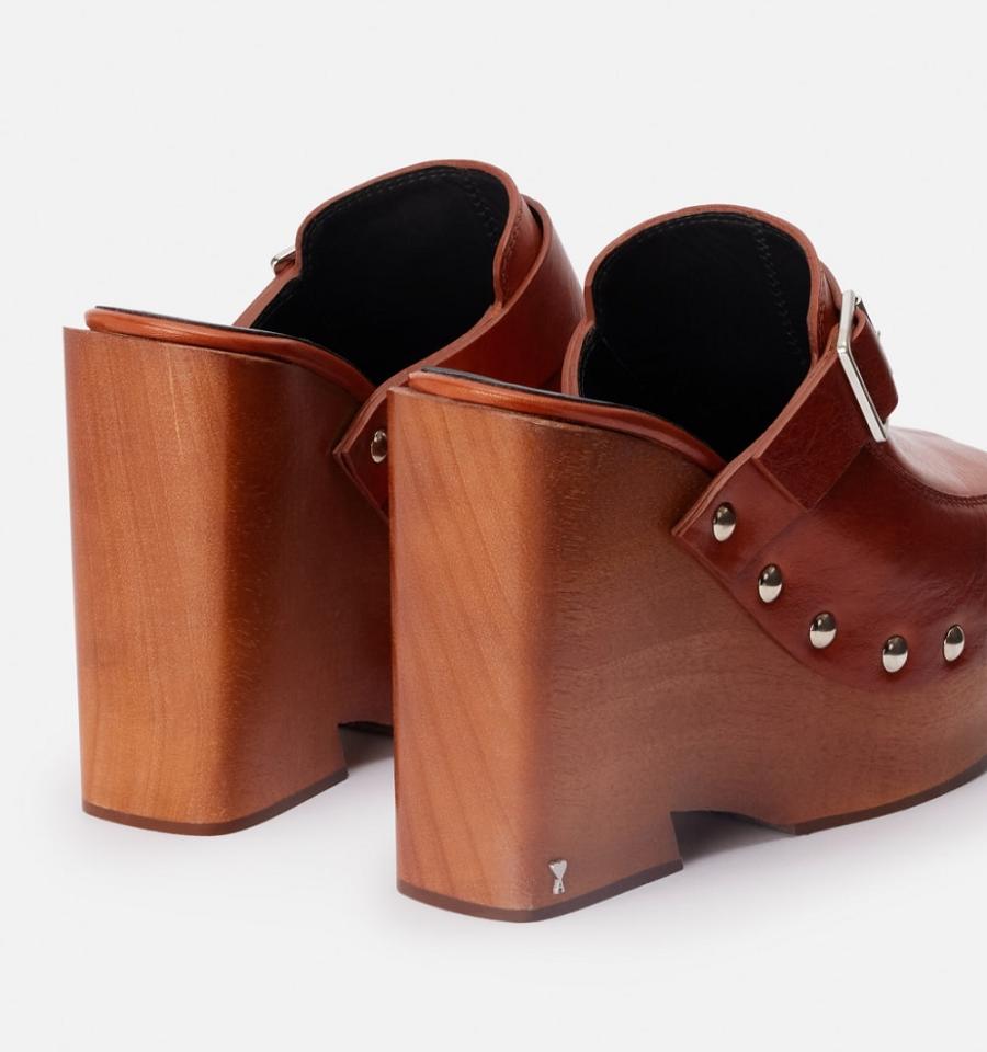 Brown Ami Paris Close Toe Clogs | ami_IE303